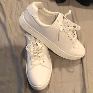 White Shoes. Size 9/42